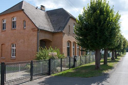 Stradow Apartment | Ferienwohnung Alte Schule