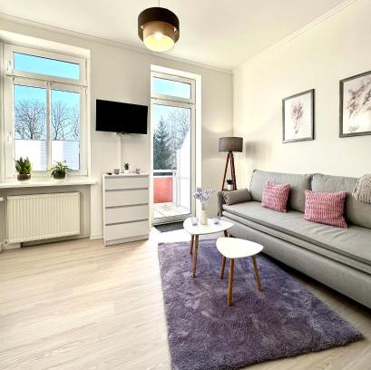 Ballenstedt Apartment | Ferienwohnung am Harz mit Küche, Balkon, Waschmaschine, Parkplatz mit Wallbox