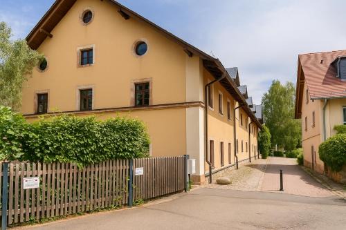 Lichtenwalde Apartment | Ferienwohnung auf der Schlossallee