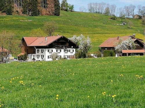 Gestratz Apartment | Ferienwohnung Bergblick