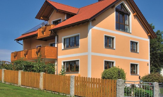Schwarzenbach Apartment | Ferienwohnung Brigitte Frank