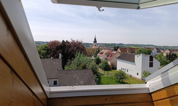 Wolnzach Apartment | Ferienwohnung "dachgeschoss Schmuckstück" - 65qm-herrlicher Ausblick