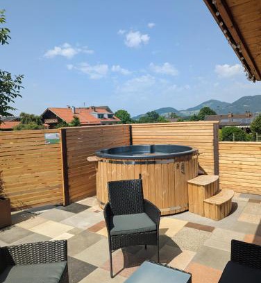 Flintsbach A. Inn House | Ferienwohnung Goasnstoi - mit HotTub und Bergblick im Inntal