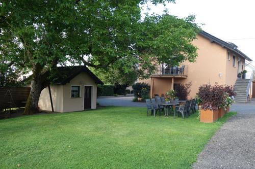 Nimshuscheid Apartment | Ferienwohnung Hoffmann - Eifel
