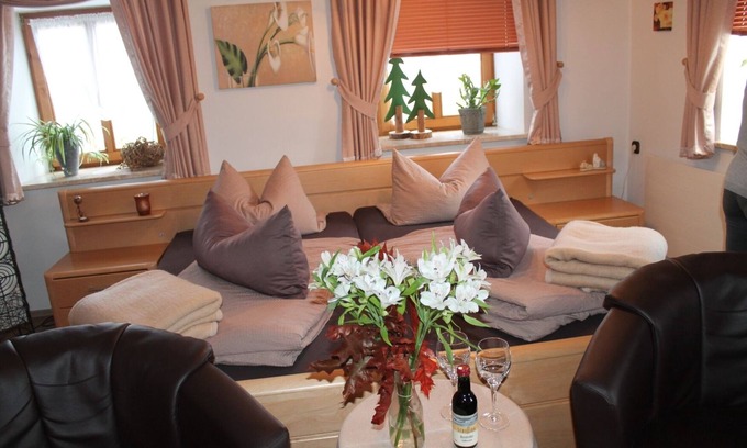 Anger Apartment | Ferienwohnung im Erdgeschoss 45 qm, Schlafzimmer, Wohn-/Schlafraum, separate Küche, 4 Sterne, max. 4 Personen