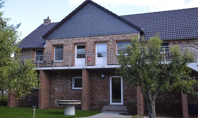 Zutzen Apartment | Ferienwohnung Kirsche - On the fruit tree
