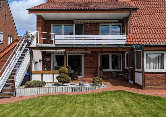Meppen Apartment | Ferienwohnung Leni erstes OG inkl Balkon Gartenblick kostenfreier Parkplatz stadtnah aber ruhig gelegen