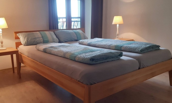 Seeon-Seebruck Apartment | Ferienwohnung Lindlhof mit Balkon
