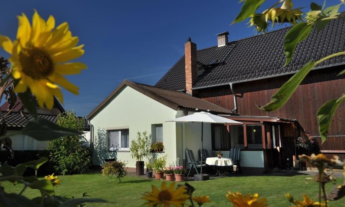 Burg Apartment | Ferienwohnung Nachtigall