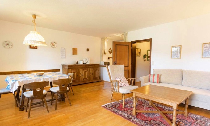 Feichten Apartment | Ferienwohnung Nr. 6, 65 qm, 1 Schlaf- und 1 Wohn-/Schlafzimmer, Balkon
