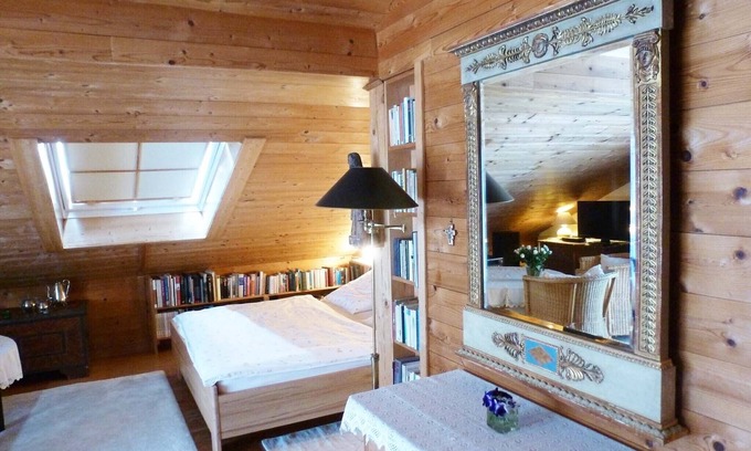 Hoslwang Apartment | Ferienwohnung Ost, 40 qm Dachgeschoss, 1 Kombiniertes Wohn- und Schlafzimmer