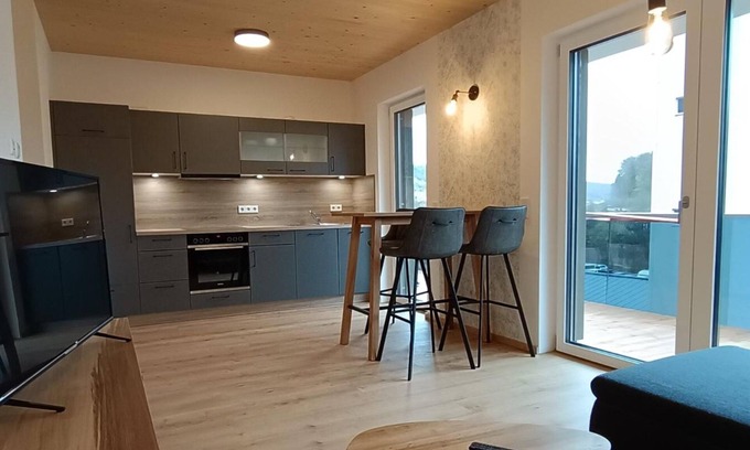 Riedenburg Apartment | Ferienwohnung Rabenstein mit Terrasse