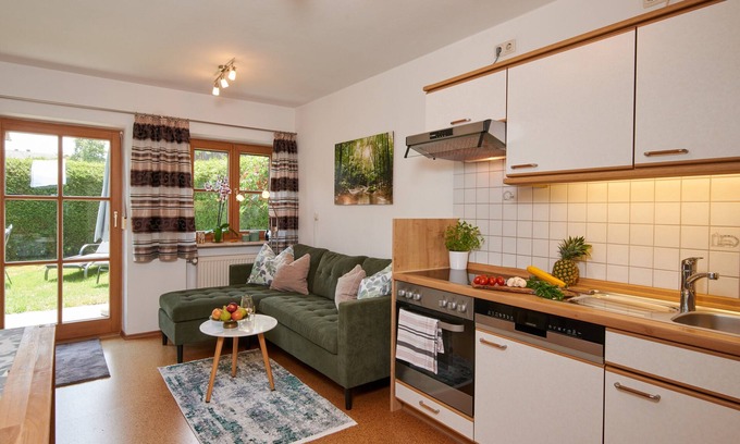 Hoslwang Apartment | Ferienwohnung "Rosenduft", 58 qm, Erdgeschoss, 1 separates Schlafzimmer, Südseite mit Terrasse
