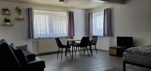Rehlings Apartment | Ferienwohnung Weißensberg "Berg-Seeblick"