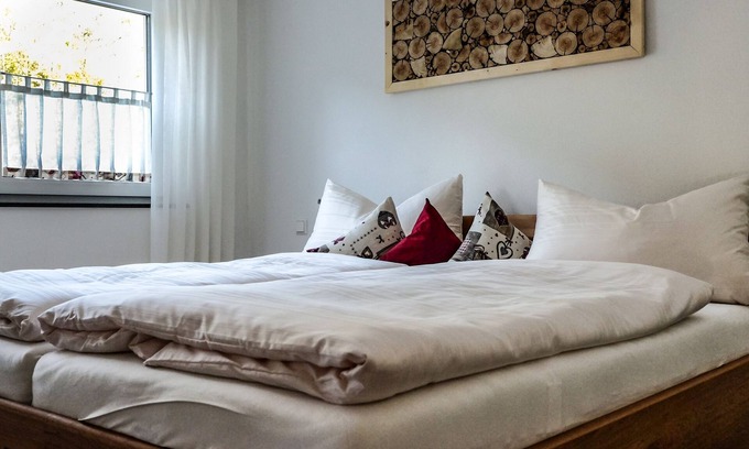 Oberkirch Apartment | Ferienwohnung zum Brennhisle, 60qm mit 2 Schlafräume für max. 4 Personen