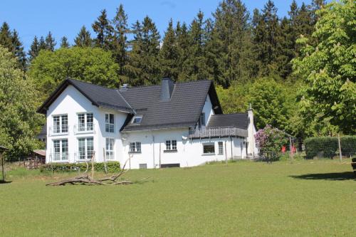 Brachthausen Apartment | Ferienwohnungen Zum Hasenbahnhof