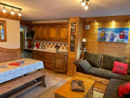 Meribel Village Apartment | FERMES ESKIMO 1