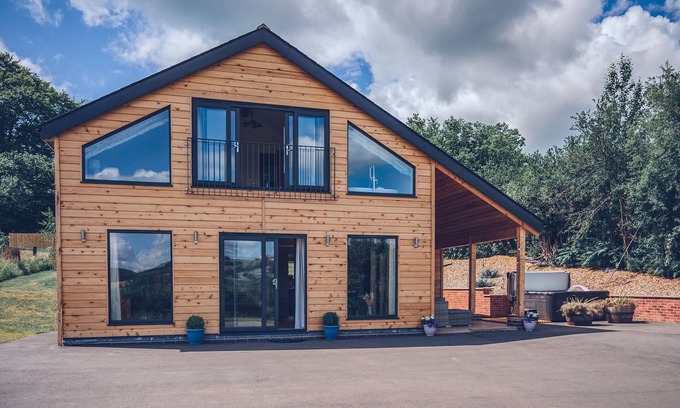Presteigne House | Fern at Harp Meadow - Three Bedroom House, Sleeps 6