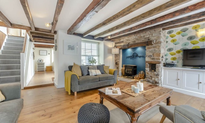 Appledore House | Ferrymans Cottage - Three Bedroom House, Sleeps 6