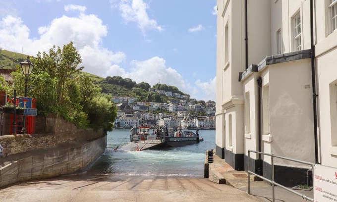 Dartmouth House | Ferryside