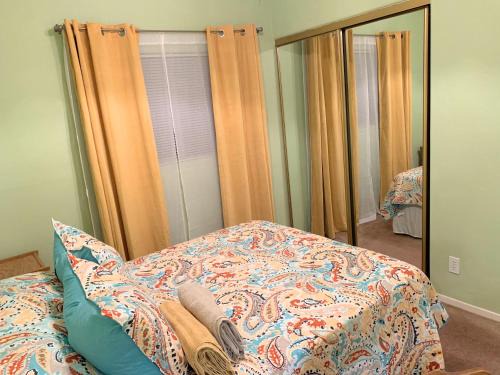 Hemet House | Festive Haven Room