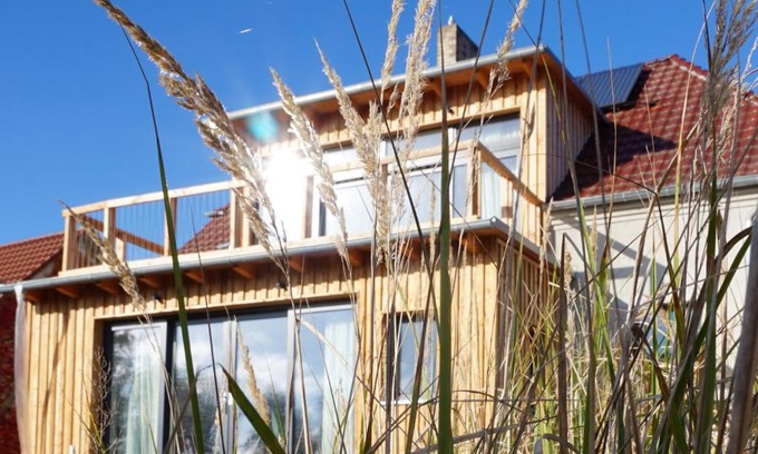Bad Freienwalde Apartment | FeWo EG am Fluss mit Terrasse - eine grüne Oase