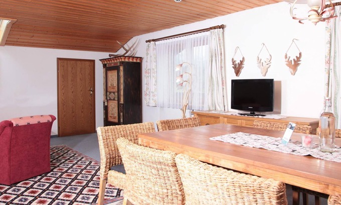 Riezlern Apartment | FEWO summit happiness / 3 bedrooms / shower, toilet - Landhaus Bromm
