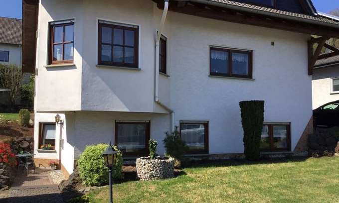 Emmelshausen Apartment | Fewo Zum Heilbrünnchen - apartment/apartment, bathtub, 1 bedroom