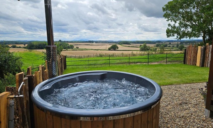 Whitney-on-Wye Other | Fibden Farm Glamping - Luxury Safari Lodge