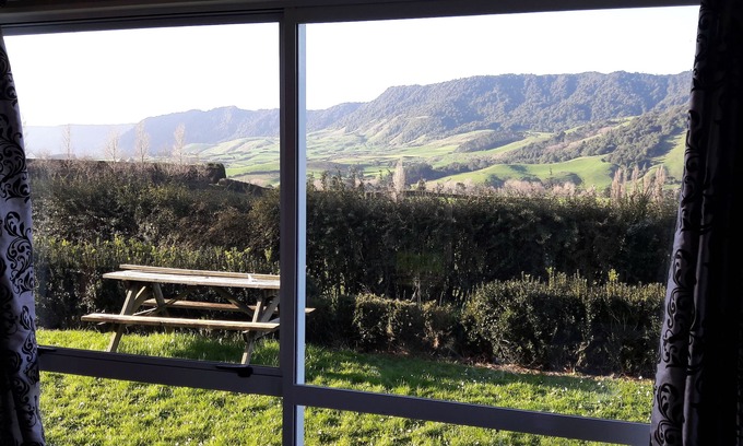 Okauia House | Fids Farmstay near Hobbiton