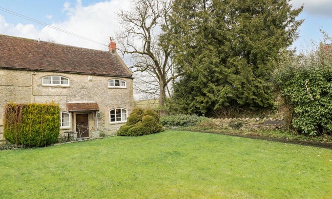 Cannards Grave House | Field Cottage