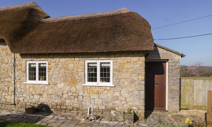 Ilton Cottage | FIELD VIEW, pet friendly, country holiday cottage in Taunton