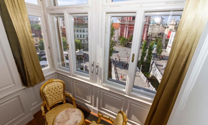 Ljubljana Old Town Apartment | Filip’s Palace Luxurious Apartment