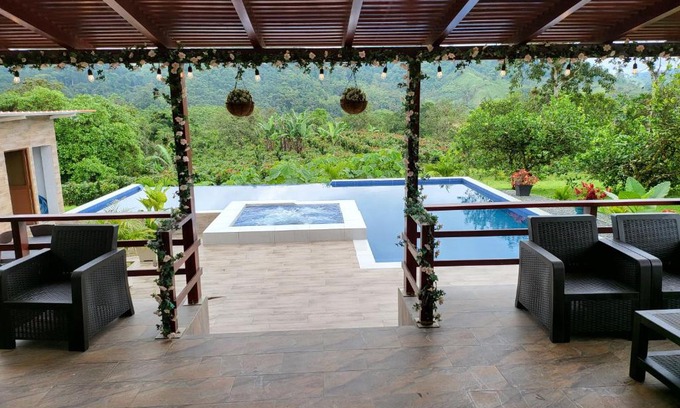 Santo Domingo de los Colorados Apartment | Finca San Mateo