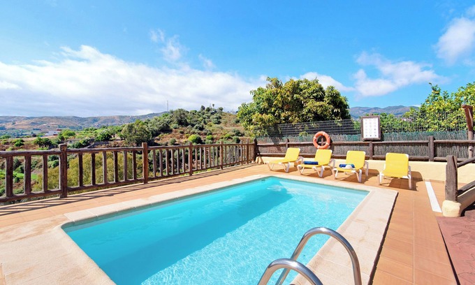 La Solana Villa | Finca Casa Rural Tinamar with Mountain View, Pool, Wi-Fi & Garden