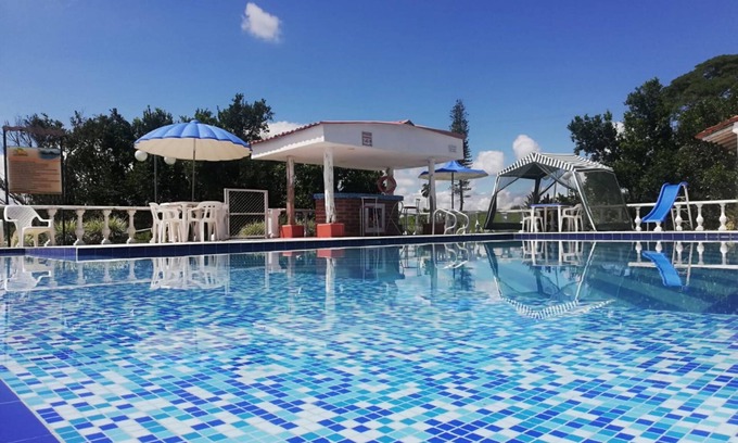 Alcala House | Finca Hotel Villaluzandi