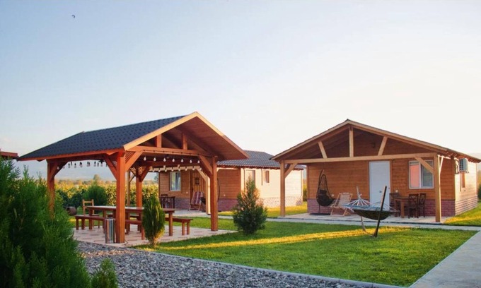 Kvemo Alvani Cottage | Finca Idoize Camping Hotel