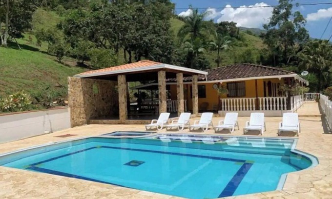 Girardota House | Finca Las Palmeras