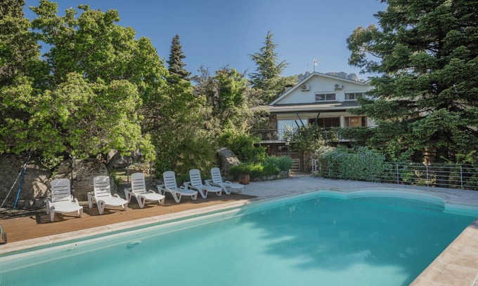 Valdemanco House | Finca 'Villa Karina' with Mountain Views, Private Pool and Wi-Fi