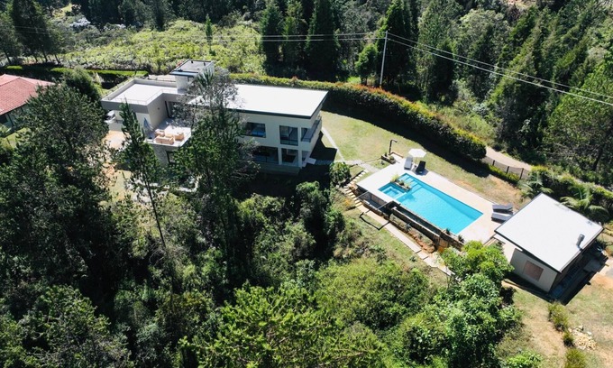 Guarne Villa | FINCA VILLA MINA, come to Eastern Antioquia, heated pool and total comfort.