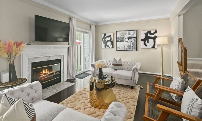 Countryside House | Finchwood: Private Yard & Near DC