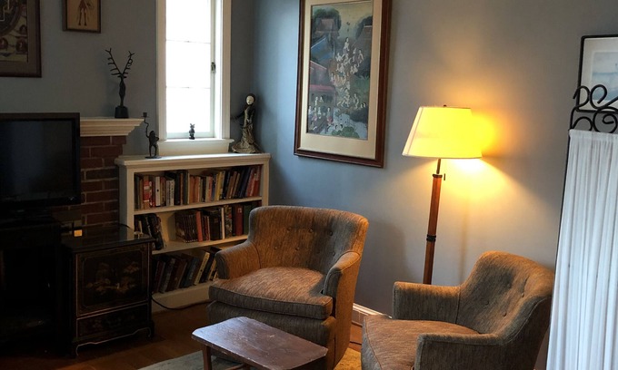 Bethesda Apartment | Fine Art and Garden Views near Bethesda metro