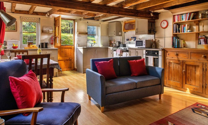 Tirabad Cottage | Finest Retreats | Great Cantal Granary