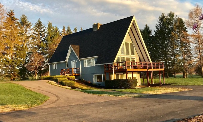 Town of Benton House | Finger Lakes Wine Country Chalet