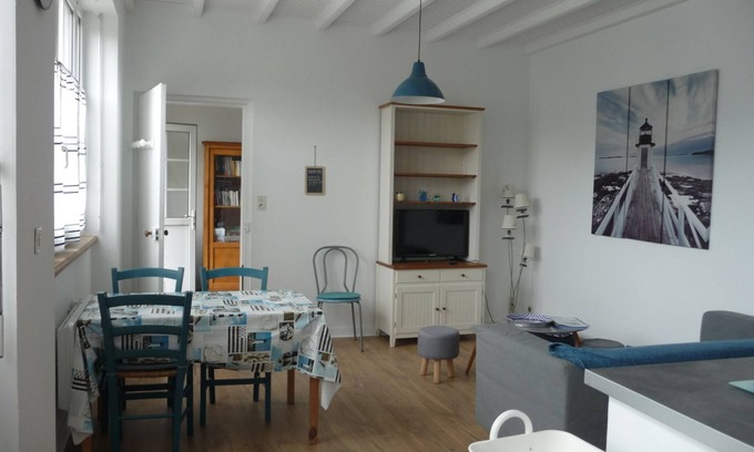 Ploneour-Lanvern Apartment | Finistere south close sea and quimper surf and visit