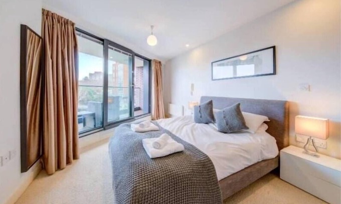 Redcliffe Apartment | Finzels Reach - One Bedroom Superior