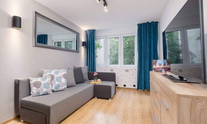 Pradnik Czerwony Apartment | Fiołkowa 19 | Stylish Apartment near Tauron Arena