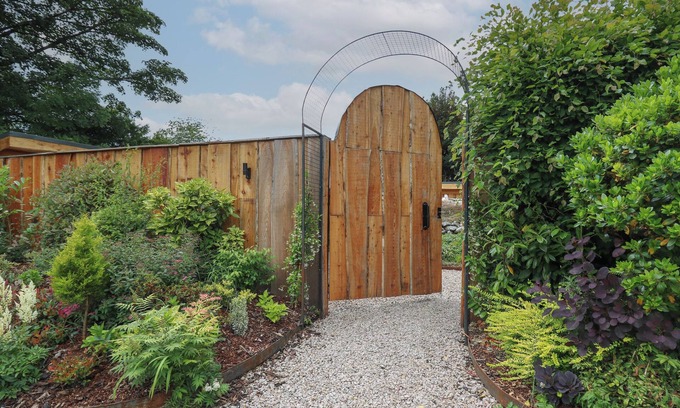 Kingswood Cottage | Fioled