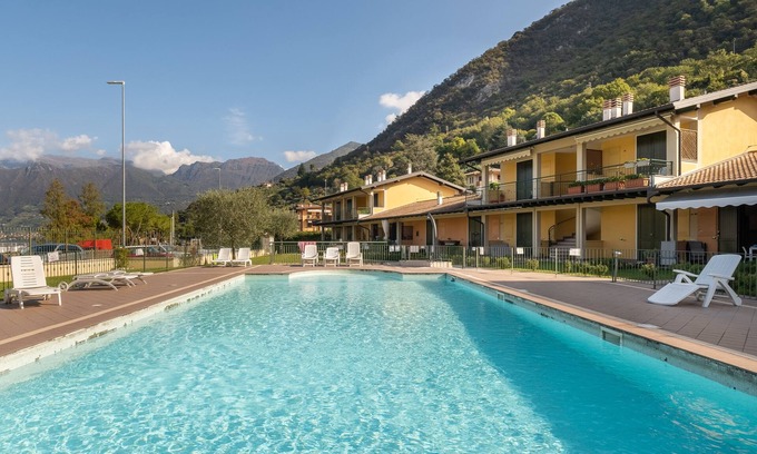 Sulzano Apartment | Fior Di Loto - One Bedroom Apartment, Sleeps 4