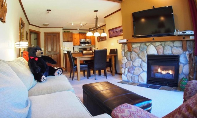 Sun Peaks Cabin | Fireside Lodge #409 By Bear Country